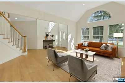 62 E Crescent, Mahwah, NJ 07430 - Photo 5