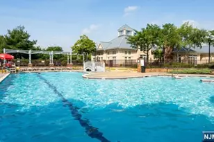 100-81 Shearwater, Jersey City, NJ 07305 - Photo 25