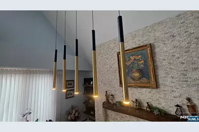 100-81 Shearwater, Jersey City, NJ 07305 - Photo 7