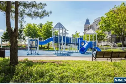 100-81 Shearwater, Jersey City, NJ 07305 - Photo 27