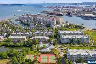 100-81 Shearwater, Jersey City, NJ 07305 - Photo 29