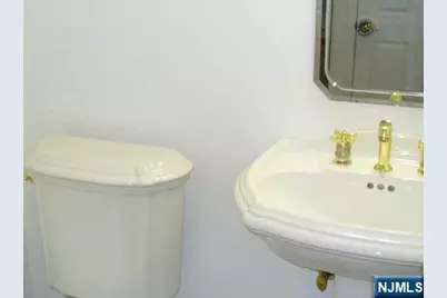 340 E Brinkerhoff Avenue A #A, Palisades Park, NJ 07650 - Photo 7