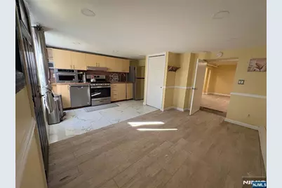 282 Harding Avenue 1st Floor #1st floor, Teaneck Township, NJ 07666 - Photo 17