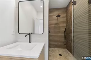 1 Bancroft Pl, Cresskill, NJ 07626 - Photo 39