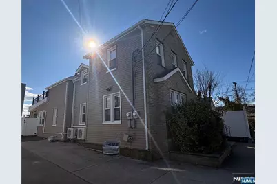 282 Harding Avenue 2nd Floor #2nd floor, Teaneck Township, NJ 07666 - Photo 1