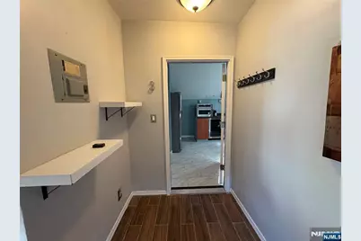 282 Harding Avenue 2nd Floor #2nd floor, Teaneck Township, NJ 07666 - Photo 5