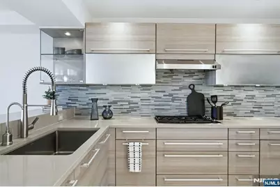 308 Nelson Court, Edgewater, NJ 07020 - Photo 13