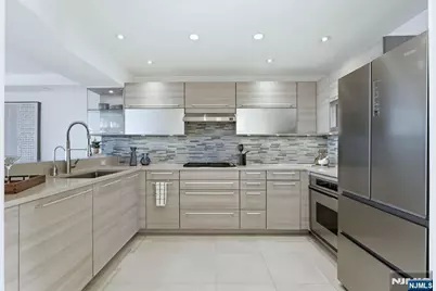 308 Nelson Court, Edgewater, NJ 07020 - Photo 11