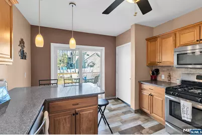 301 Henley Avenue, New Milford, NJ 07646 - Photo 15