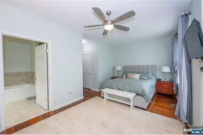 1 Ashley Court 701 #701, Hawthorne, NJ 07506 - Photo 17