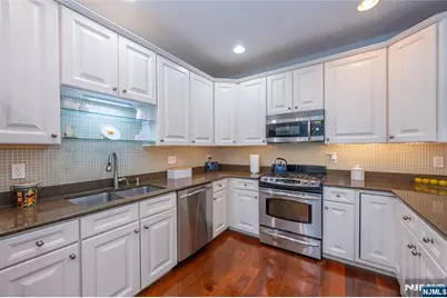 1 Ashley Court 701 #701, Hawthorne, NJ 07506 - Photo 15