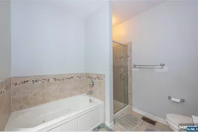 1 Ashley Court 701 #701, Hawthorne, NJ 07506 - Photo 21