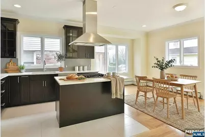 242 E Central Boulevard B #B, Palisades Park, NJ 07650 - Photo 3