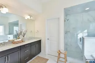 242 E Central Blvd B, Palisades Park, NJ 07650 - Photo 5