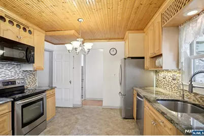 6 S Garden Court, Garfield, NJ 07026 - Photo 13