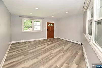 221 Lakeview Drive, Ridgewood, NJ 07450 - Photo 3