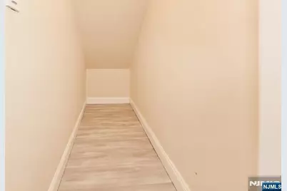221 Lakeview Drive, Ridgewood, NJ 07450 - Photo 21