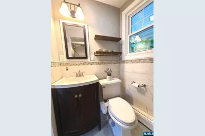 221 Lakeview Drive, Ridgewood, NJ 07450 - Photo 9