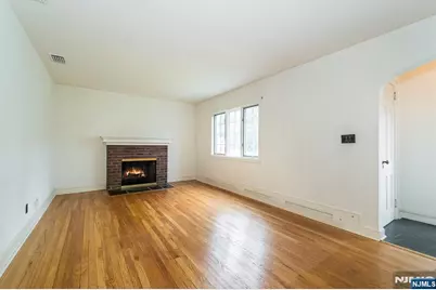 0-19 E Amsterdam Avenue, Fair Lawn, NJ 07410 - Photo 5