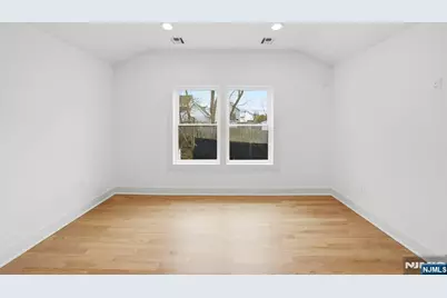 110 Platt Avenue, Saddle Brook Township, NJ 07663 - Photo 35