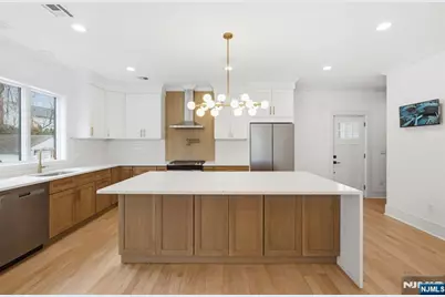 110 Platt Avenue, Saddle Brook Township, NJ 07663 - Photo 11