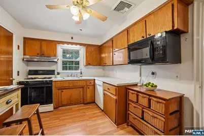 284 Madison Avenue, Cresskill, NJ 07626 - Photo 17