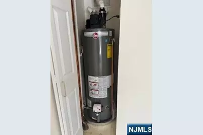 189 Forest Avenue 317 #317, Paramus, NJ 07652 - Photo 11