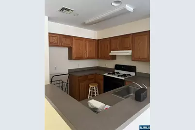 189 Forest Avenue 317 #317, Paramus, NJ 07652 - Photo 3