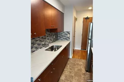 148 Undercliff Avenue 4 #4, Edgewater, NJ 07020 - Photo 1