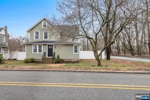 113 Meadowbrook Ave, Wanaque, NJ 07465 - Photo 1