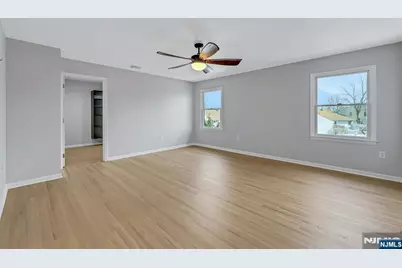 488 Fairlawn Parkway, Saddle Brook Township, NJ 07663 - Photo 21