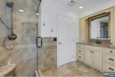 488 Fairlawn Parkway, Saddle Brook Township, NJ 07663 - Photo 25