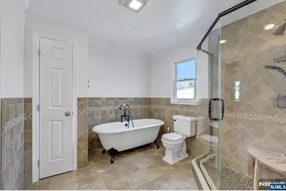 488 Fairlawn Parkway, Saddle Brook Township, NJ 07663 - Photo 23