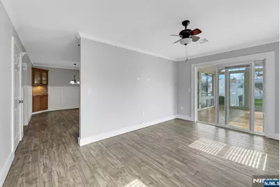 488 Fairlawn Parkway, Saddle Brook Township, NJ 07663 - Photo 17