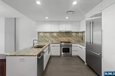 320 Adolphus Avenue 404 #404, Cliffside Park, NJ 07010 - Photo 1