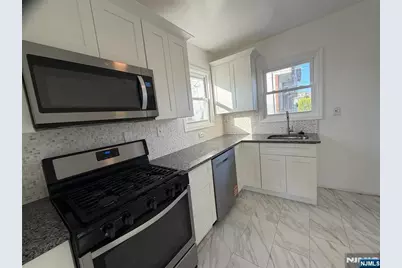 1127 Earle Place, Plainfield, NJ 07062 - Photo 3