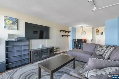 555 North Avenue 12 A #12 A, Fort Lee, NJ 07024 - Photo 9