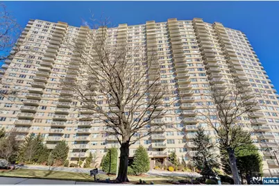555 North Avenue 12 A #12 A, Fort Lee, NJ 07024 - Photo 1