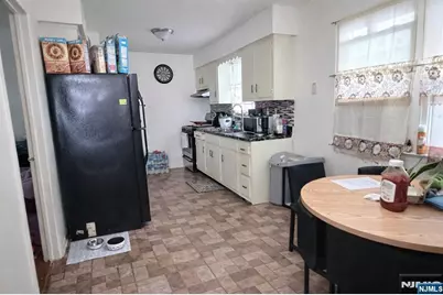 236 Bergen Street 2 #2, Harrison, NJ 07029 - Photo 5