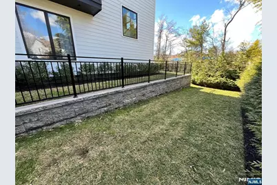 2 Skye Drive, Paramus, NJ 07652 - Photo 29