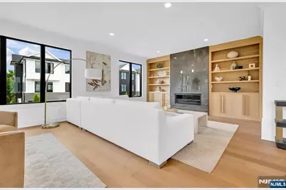 2 Skye Drive, Paramus, NJ 07652 - Photo 5