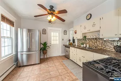 133 Forest Avenue, Lyndhurst Township, NJ 07071 - Photo 23