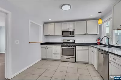 323 Van Houten Avenue, Passaic, NJ 07055 - Photo 27