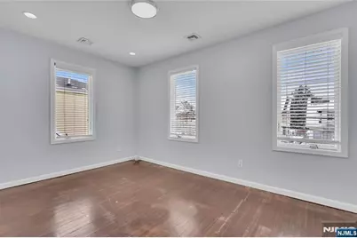 323 Van Houten Avenue, Passaic, NJ 07055 - Photo 17