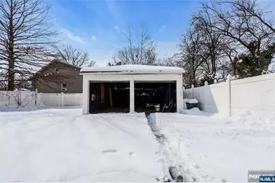 323 Van Houten Avenue, Passaic, NJ 07055 - Photo 23