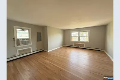 175 Van Winkle Street 2nd Fl #2nd fl, East Rutherford, NJ 07073 - Photo 5