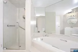 200 Grand Cove Way 2A, Edgewater, NJ 07020 - Photo 23