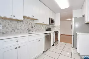 200 Grand Cove Way 2A, Edgewater, NJ 07020 - Photo 15