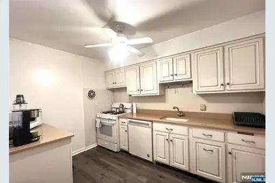 275 Hoym Street 2E #2E, Fort Lee, NJ 07024 - Photo 11