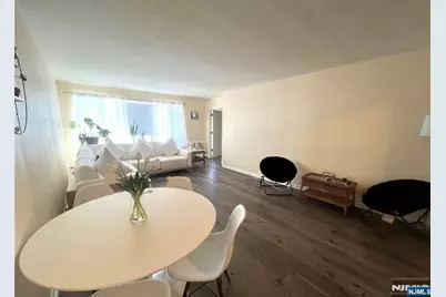 275 Hoym Street 2E #2E, Fort Lee, NJ 07024 - Photo 7